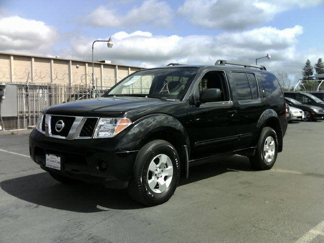 Nissan Pathfinder Xe