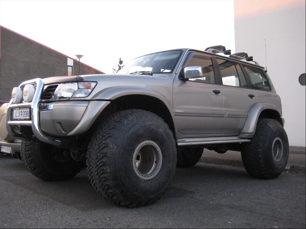 Nissan Patrol Custom