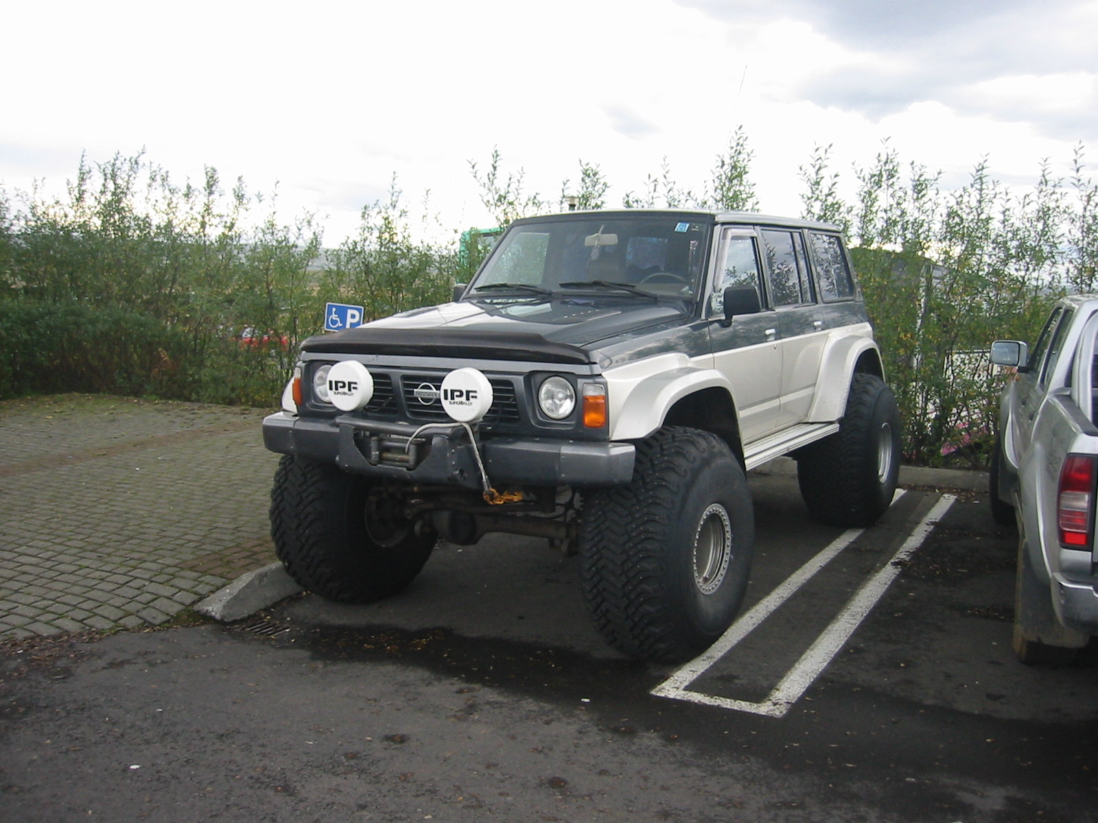 Nissan Patrol Custom