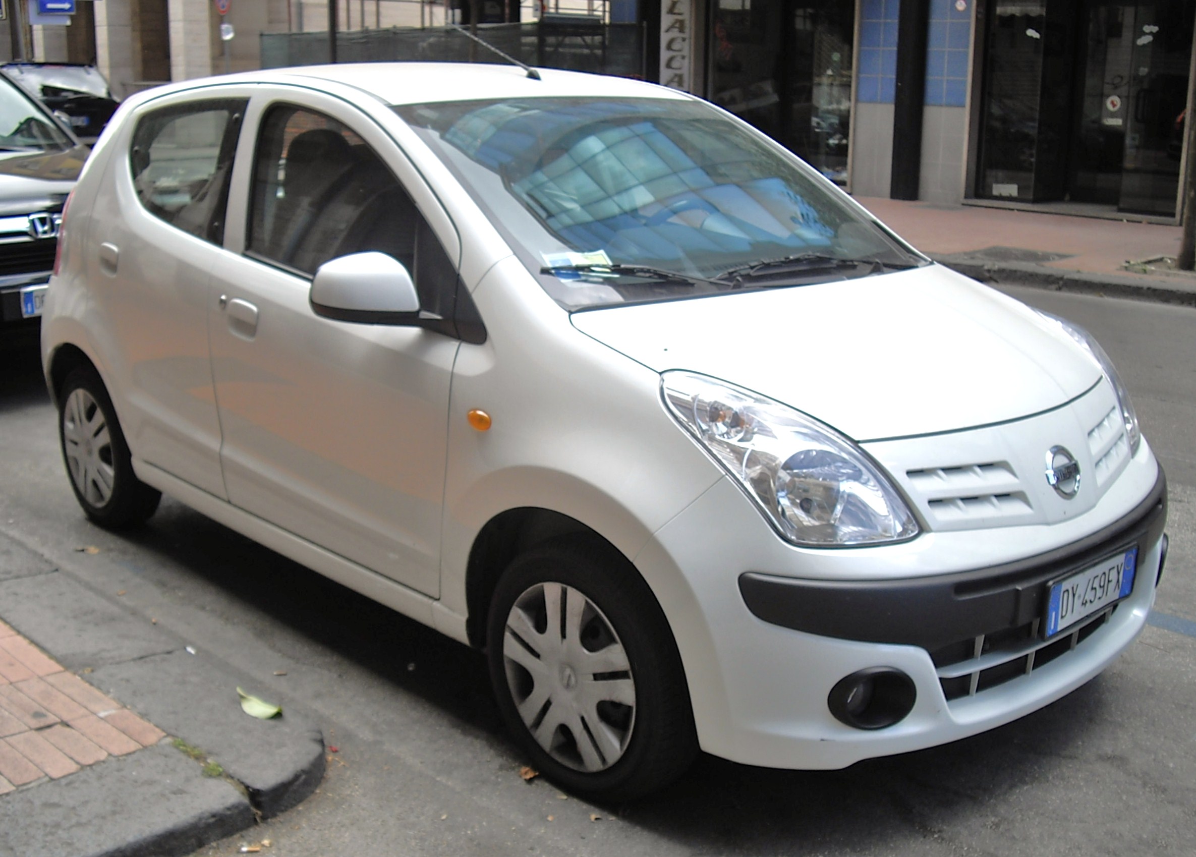 Nissan Pixo