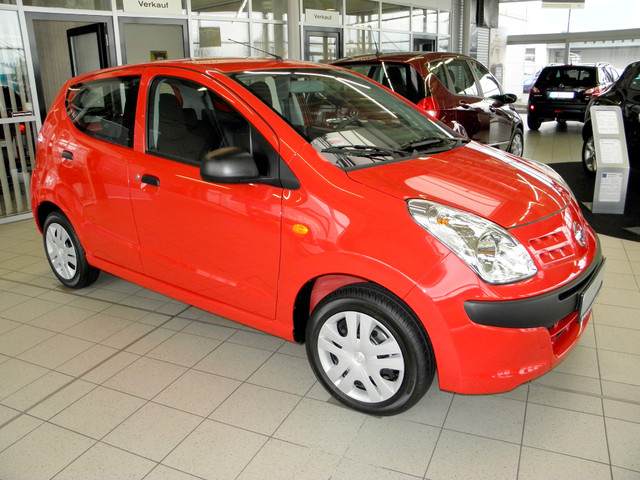Nissan Pixo Red