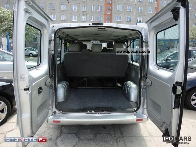 Nissan Primastar Minibus