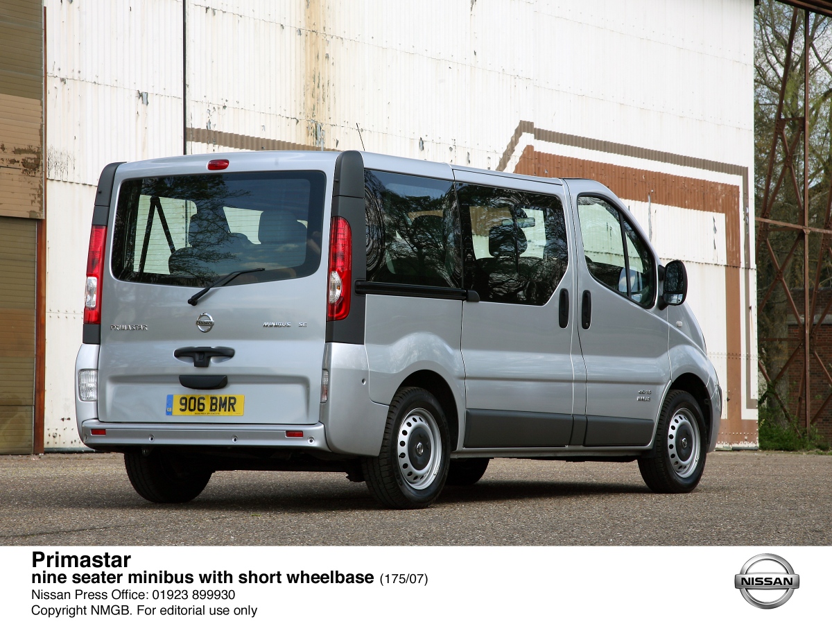 Nissan Primastar Minibus