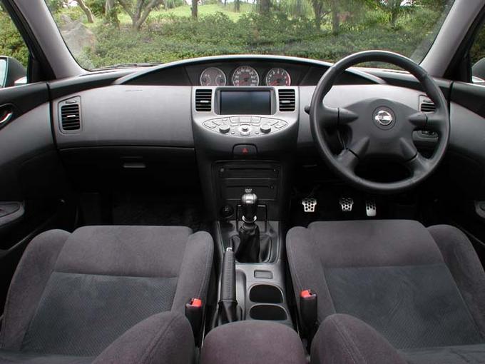 Nissan Primera 2001
