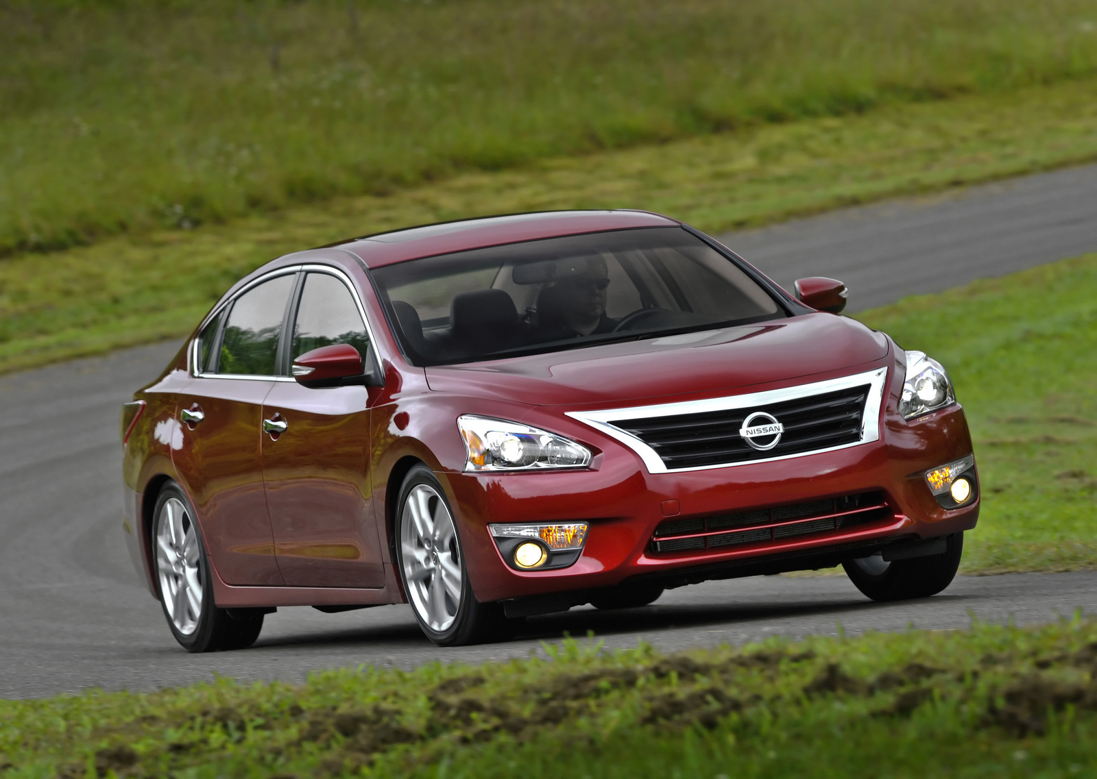 Nissan Primera 2013