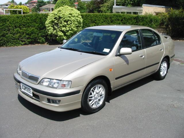 Nissan Primera Gxe