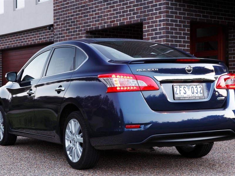 Nissan Pulsar Sedan