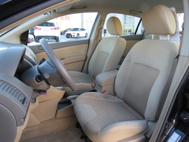 Nissan Sentra 5 Passenger