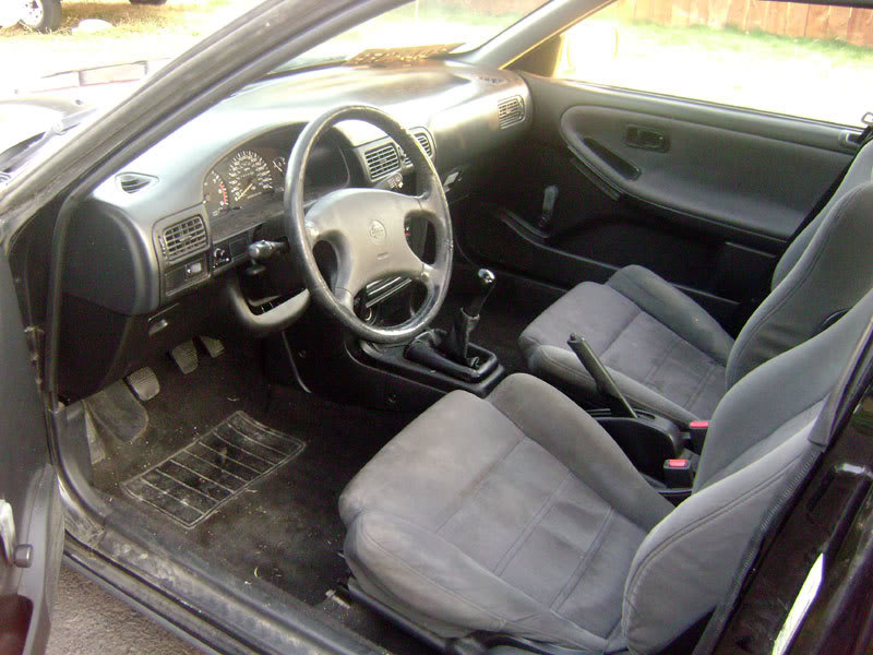 Nissan Sentra B-13