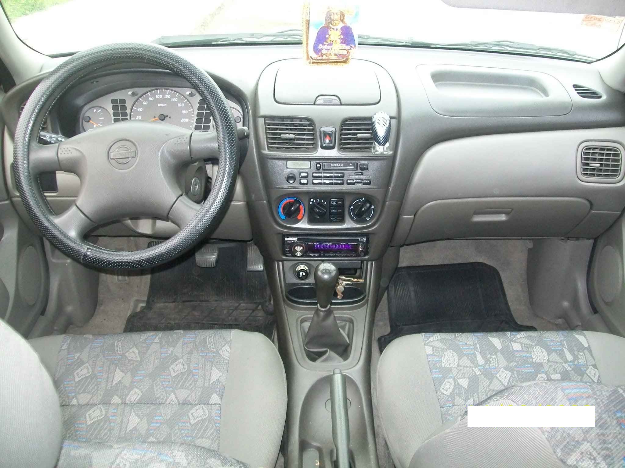 Nissan Sentra B15