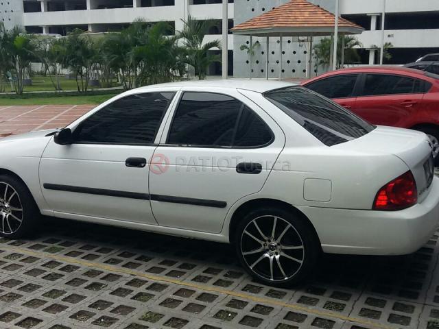 Nissan Sentra B15