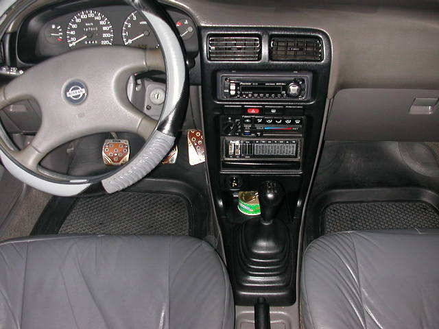 Nissan Sentra Saloon