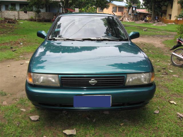 Nissan Sentra Saloon