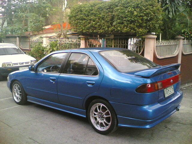 Nissan Sentra Saloon
