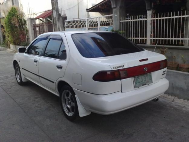 Nissan Sentra Saloon