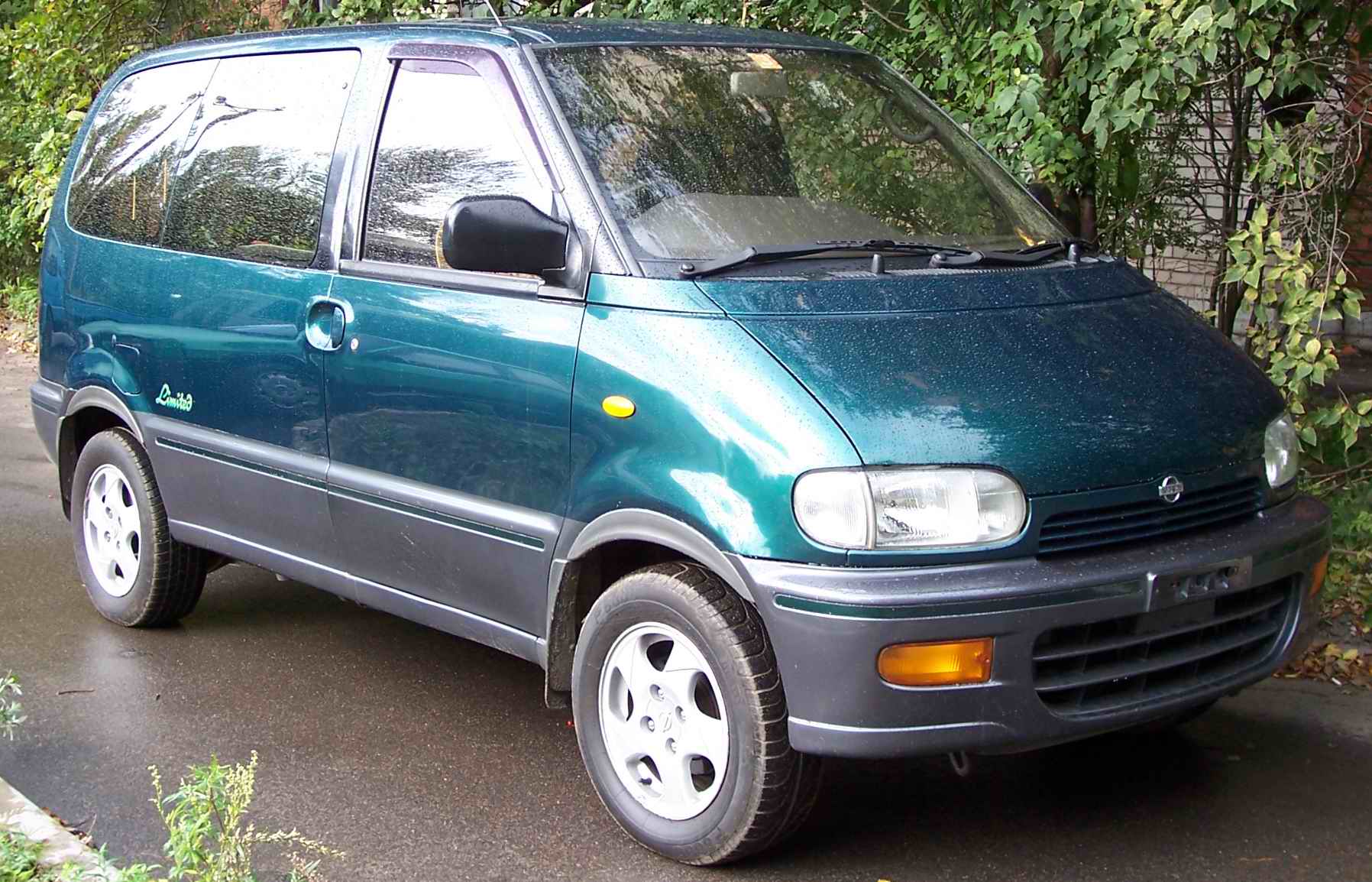 Nissan Serena 1996