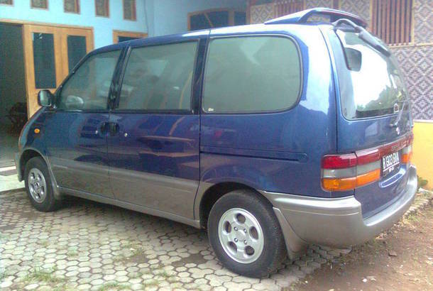 Nissan Serena 1998