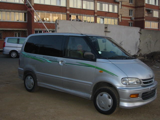 Nissan Serena 1999