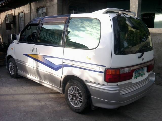 Nissan Serena 1999
