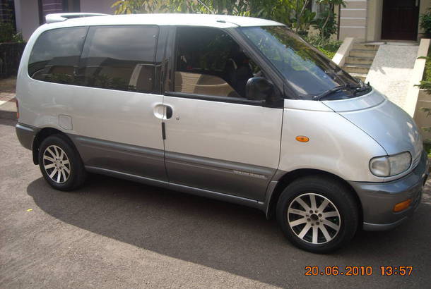 Nissan Serena 2.0