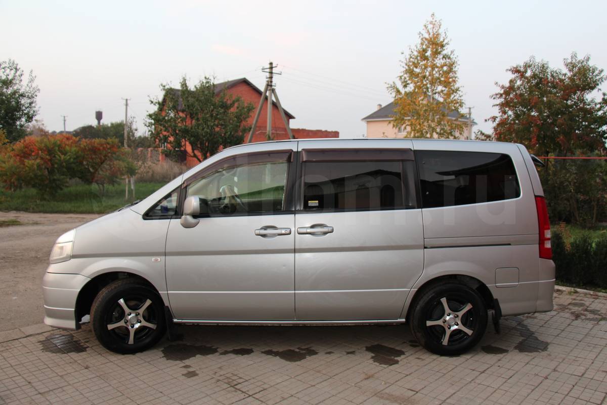 Nissan Serena 2002