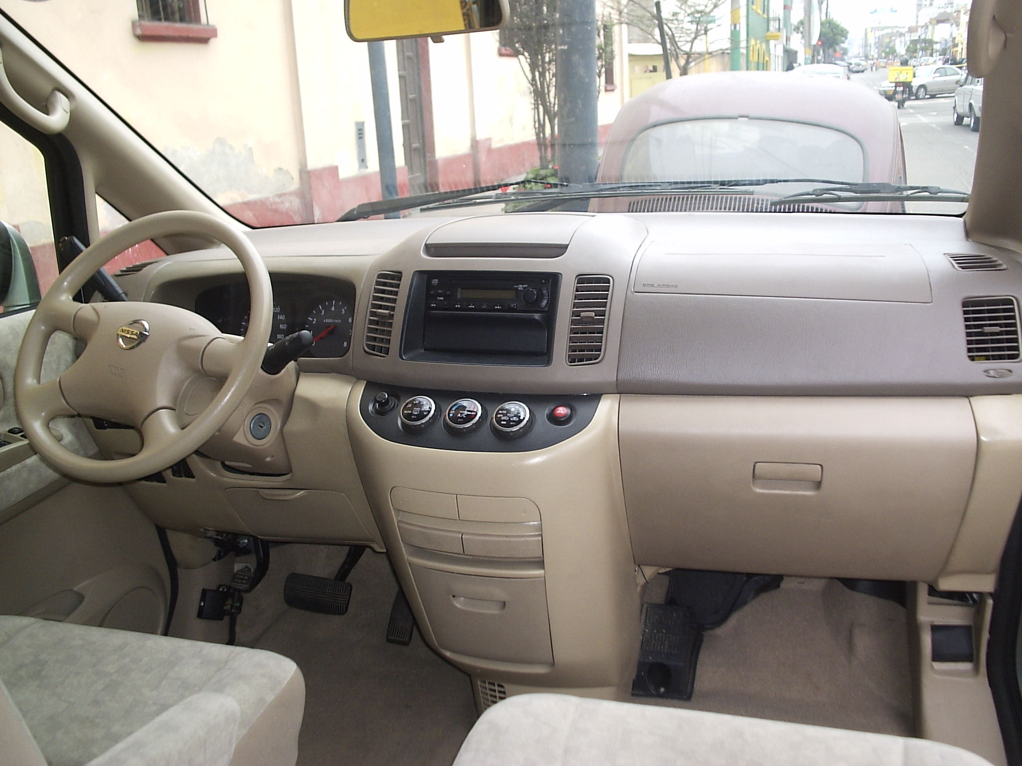 Nissan Serena 2003