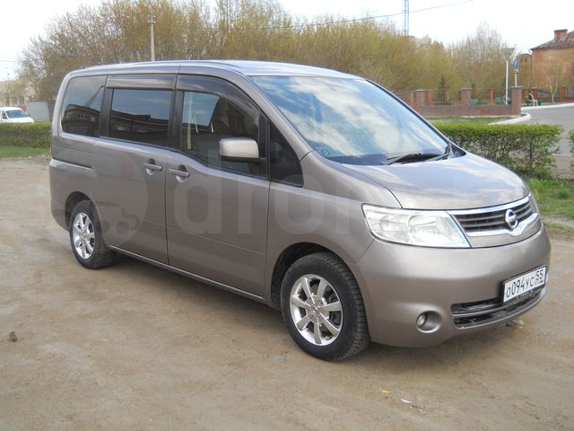 Nissan Serena 2005
