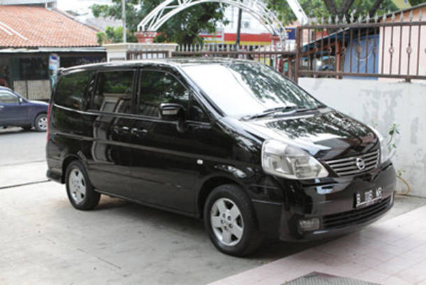 Nissan Serena 2005