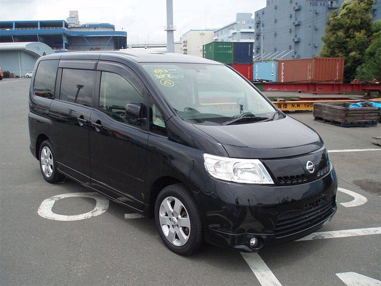 Nissan Serena 2005