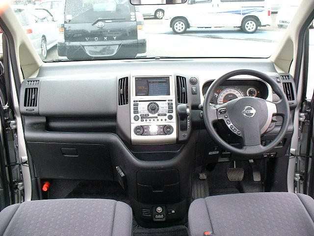 Nissan Serena 2006