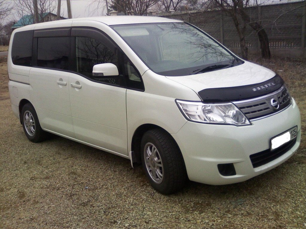 Nissan Serena 2008
