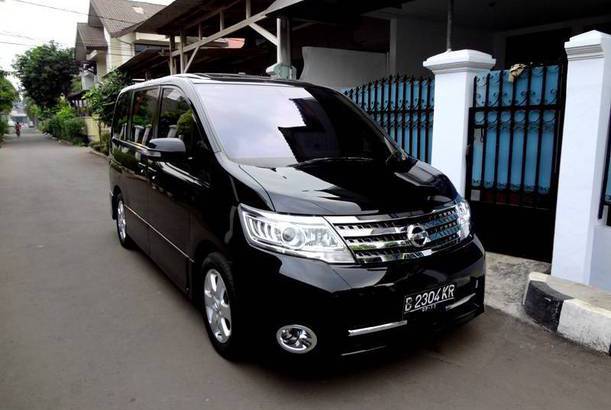 Nissan Serena 2008
