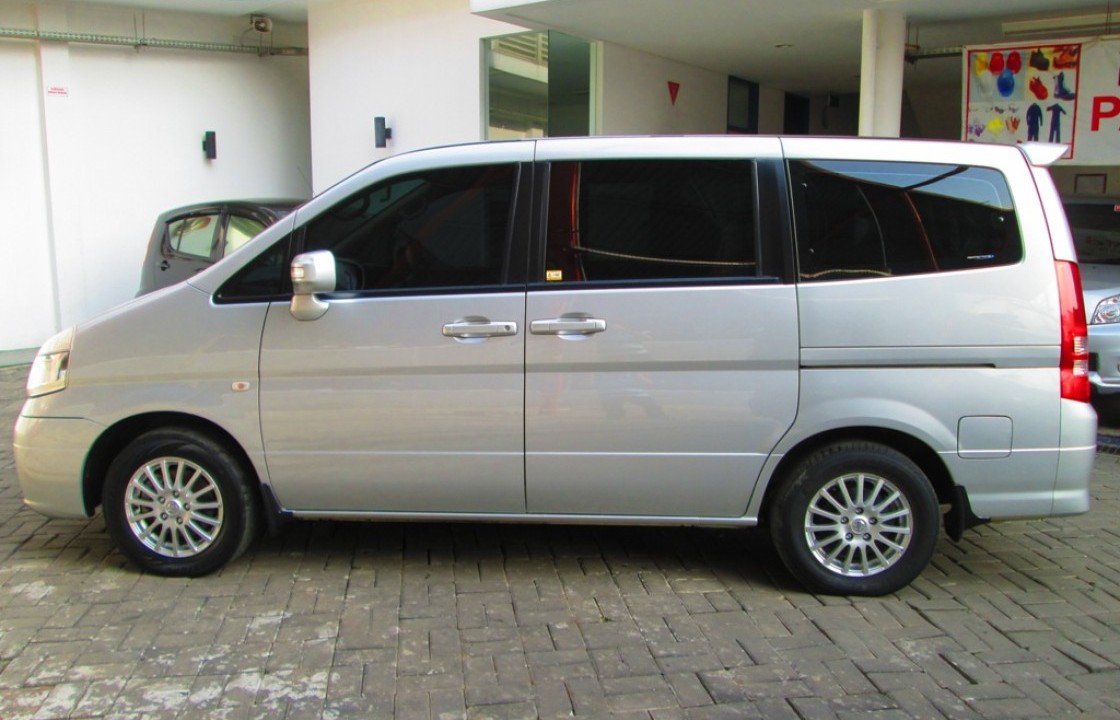 Nissan Serena 2009