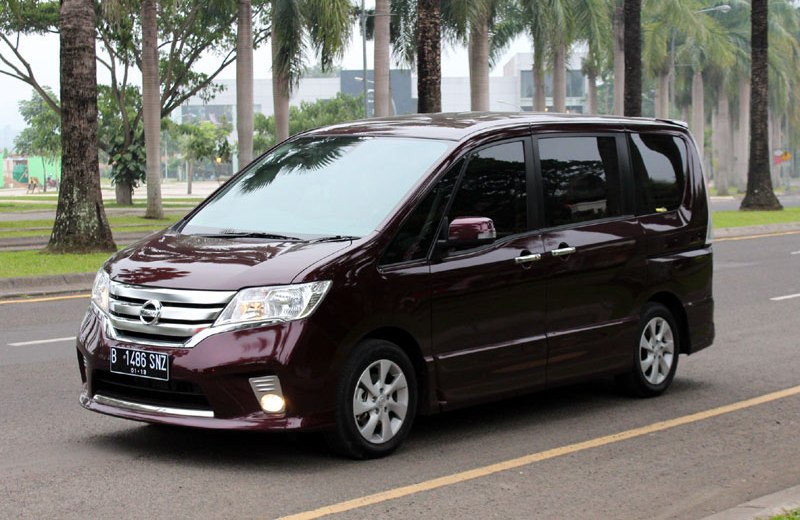Nissan Serena 2012