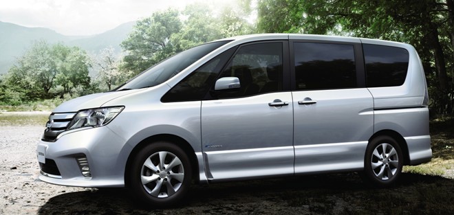 Nissan Serena 2013