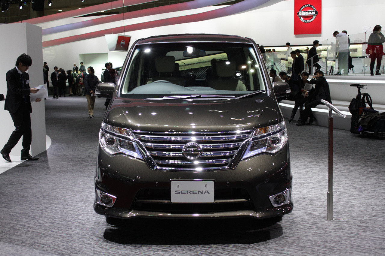 Nissan Serena 2014