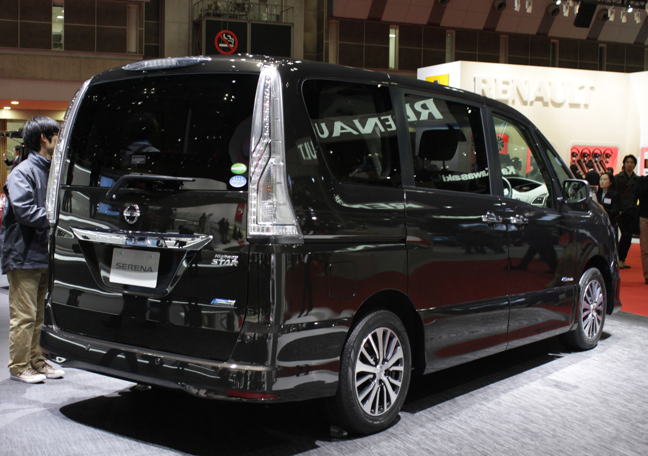 Nissan Serena 2014