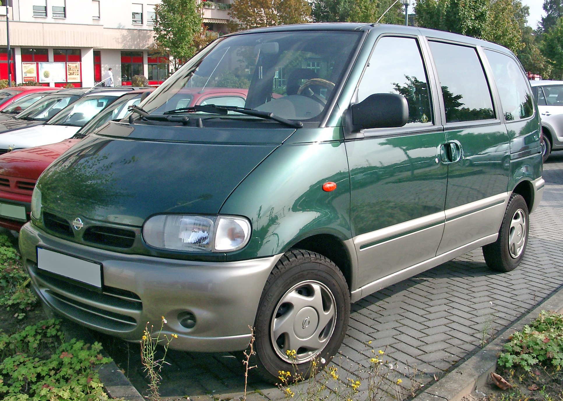 Nissan Serena 4x4