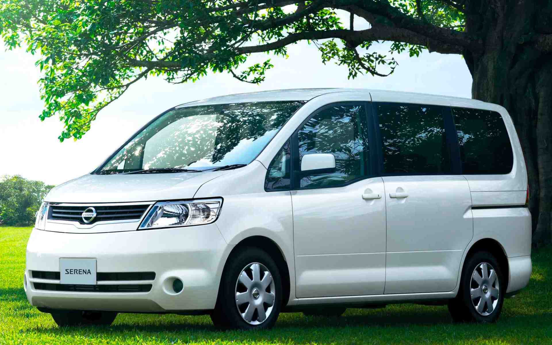 Nissan Serena C25 Manual