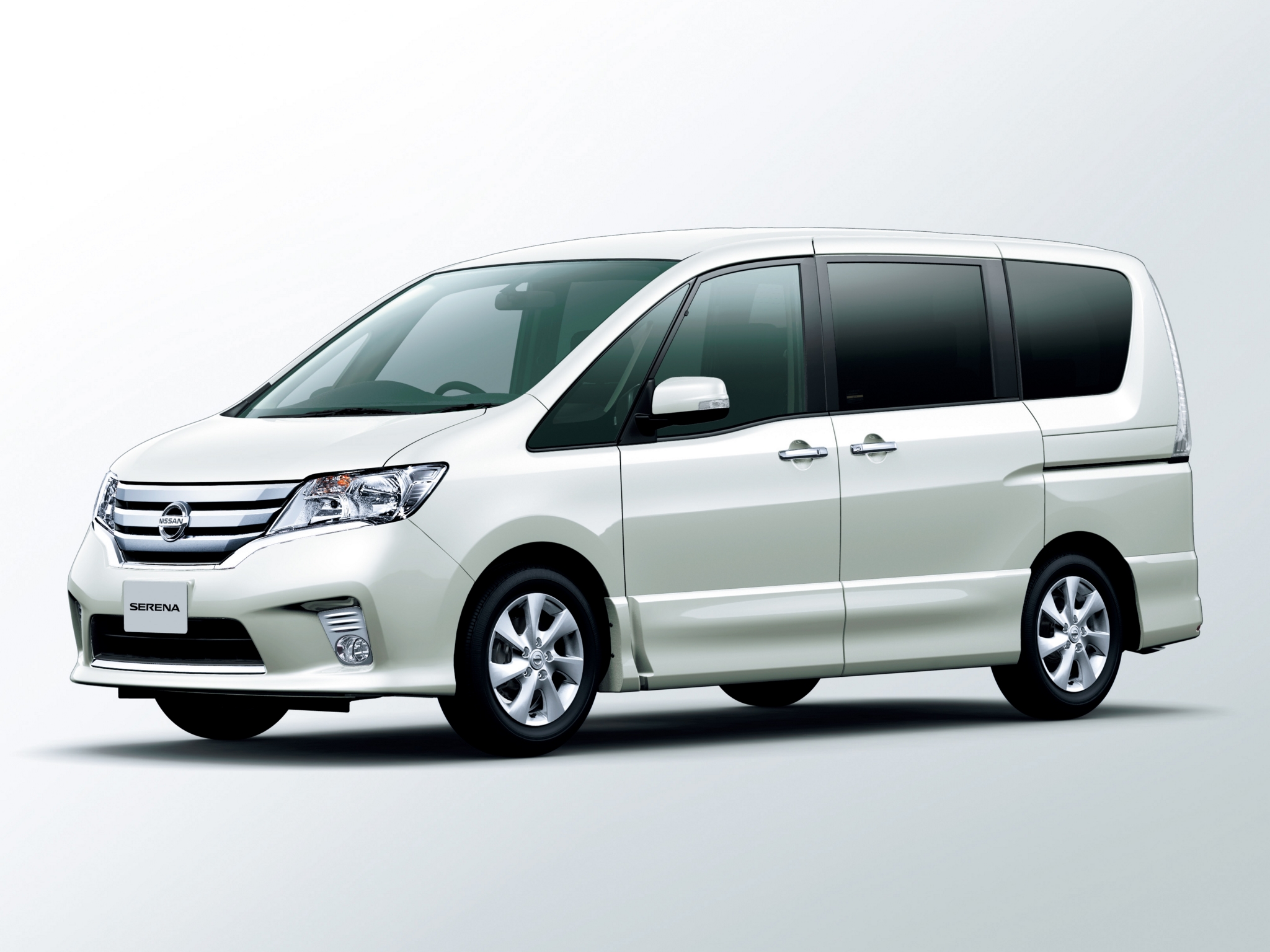 Nissan Serena C25 Manual