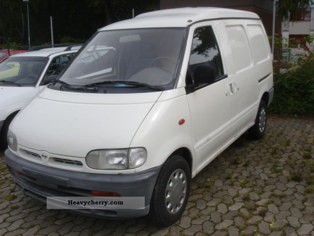 Nissan Serena Van