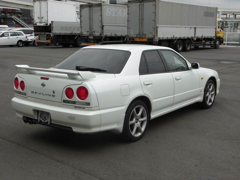 Nissan Skyline 1998