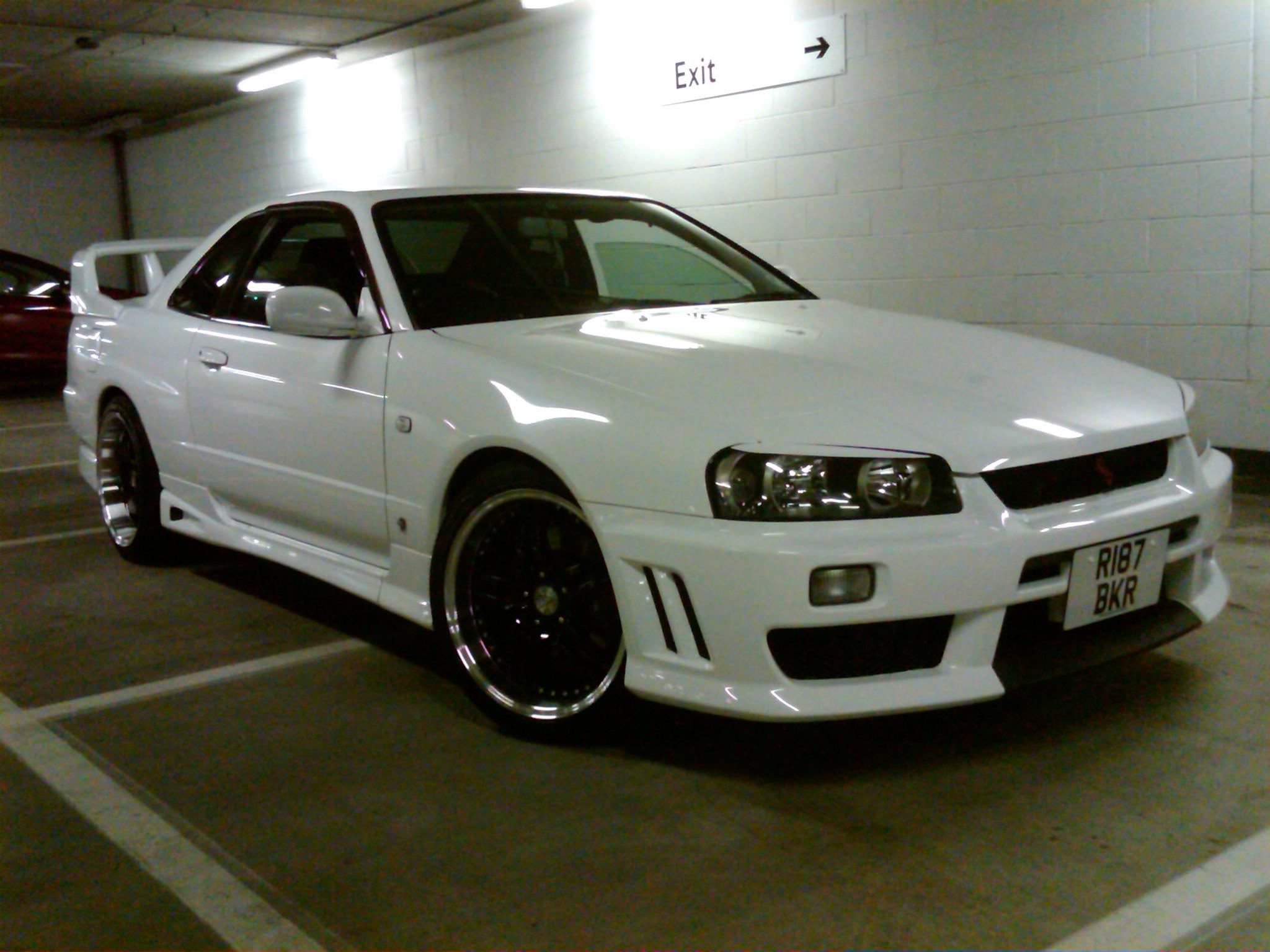 Nissan Skyline 1998