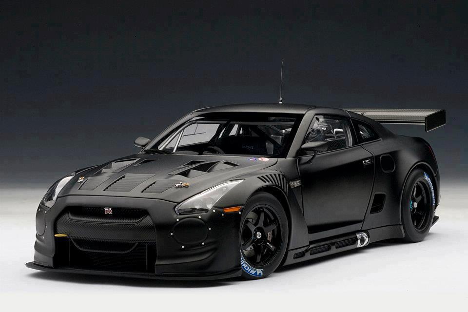 Nissan Skyline 2013
