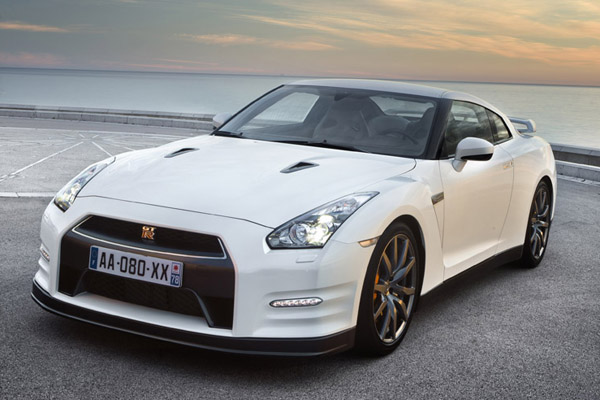 Nissan Skyline 2013