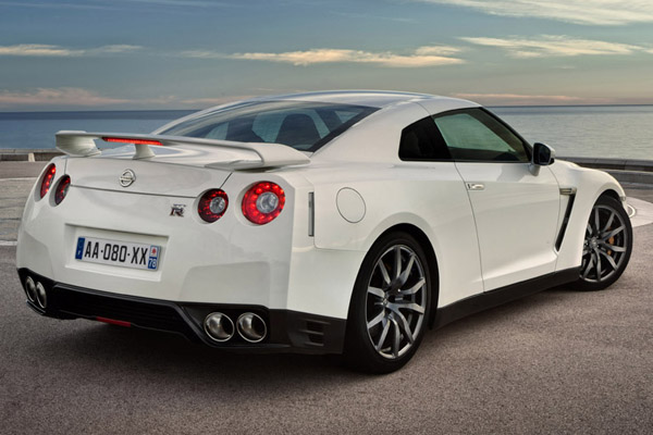 Nissan Skyline 2013