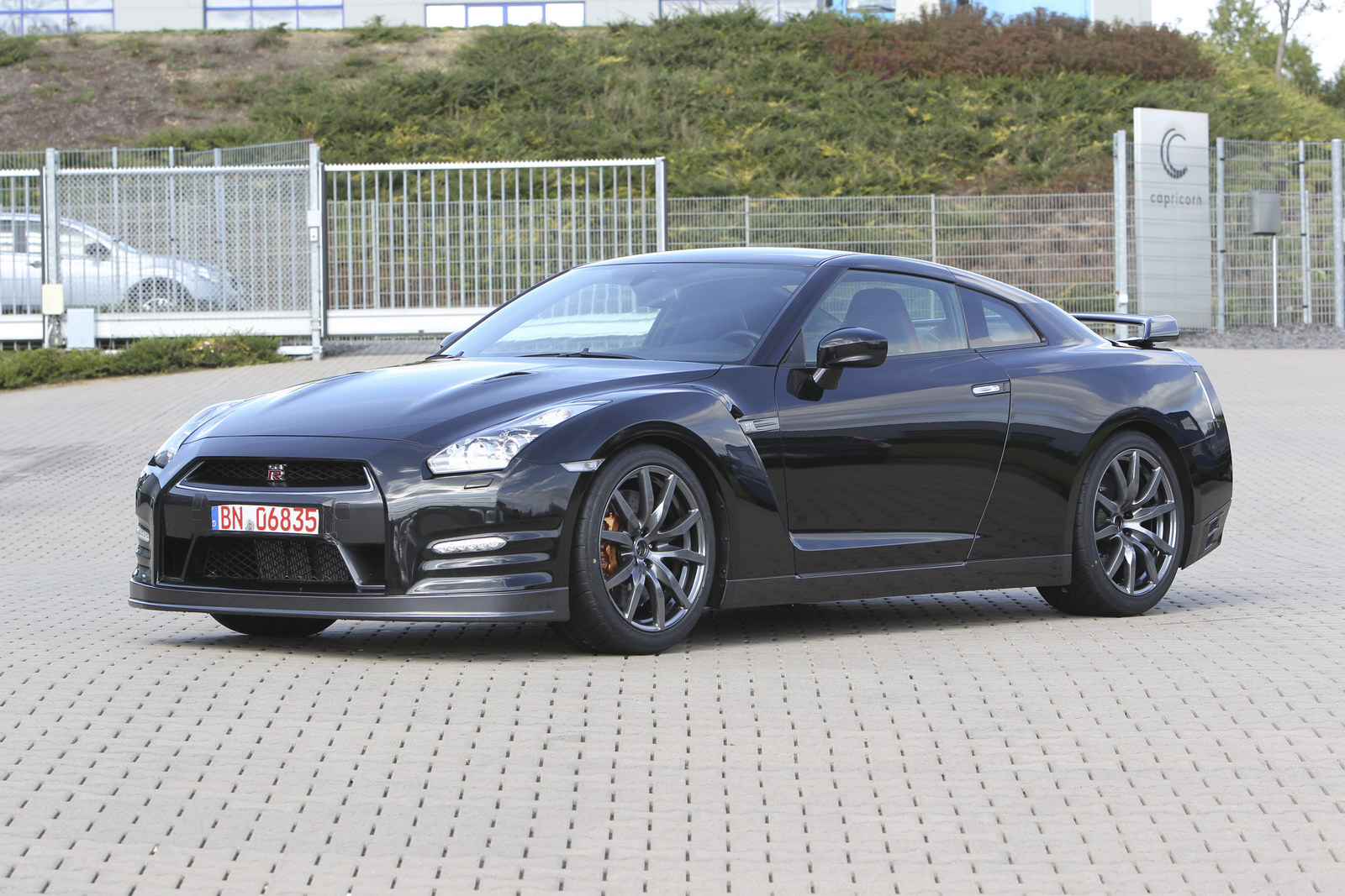 Nissan Skyline 2013