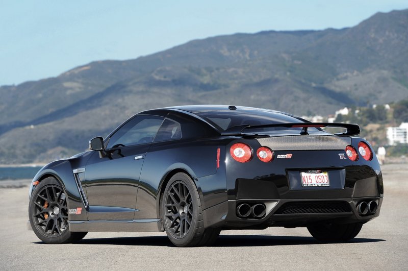 Nissan Skyline 2013