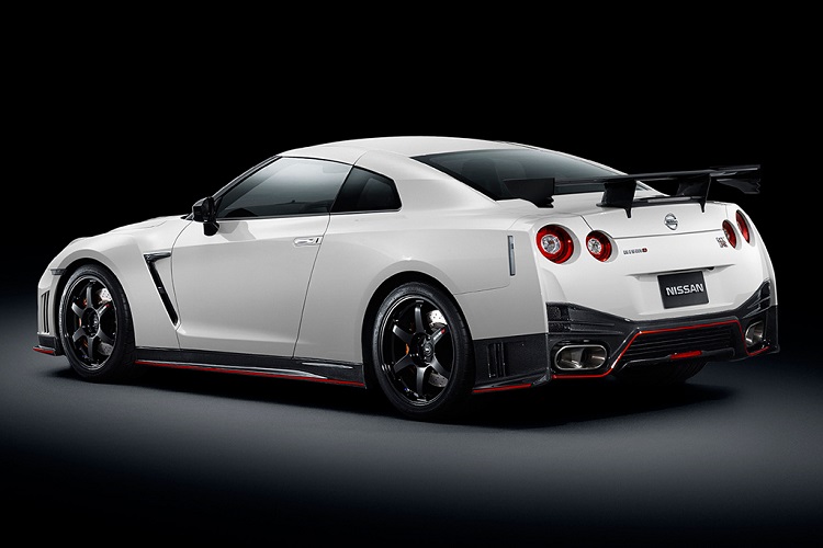 Nissan Skyline 2015