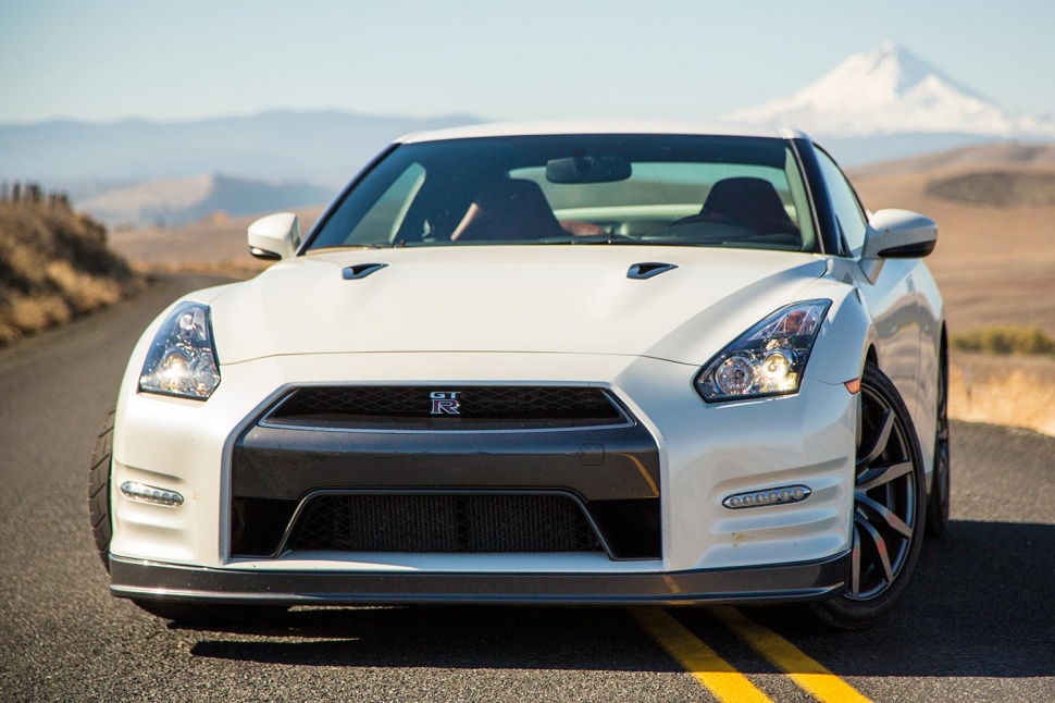Nissan Skyline 2016